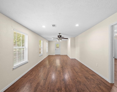2821 Holman Street - Photo Thumbnail 12