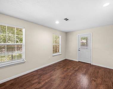 2821 Holman Street - Photo Thumbnail 13