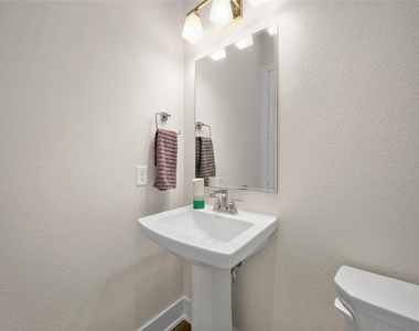 5914 Emerald Ranch Lane - Photo Thumbnail 17