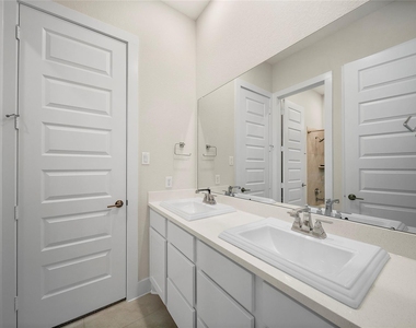 5914 Emerald Ranch Lane - Photo Thumbnail 15