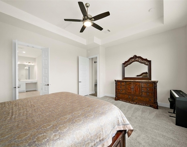 5914 Emerald Ranch Lane - Photo Thumbnail 11