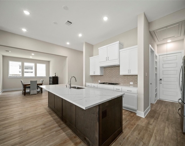 5914 Emerald Ranch Lane - Photo Thumbnail 3