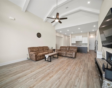 5914 Emerald Ranch Lane - Photo Thumbnail 6