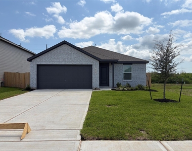 940 Woodhaven Lakes Drive - Photo Thumbnail 2