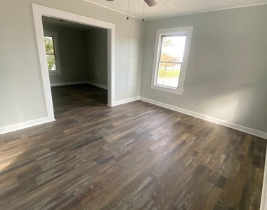 607 S Main Street - Photo Thumbnail 1