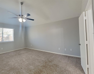 2519 Fox Water Drive - Photo Thumbnail 7