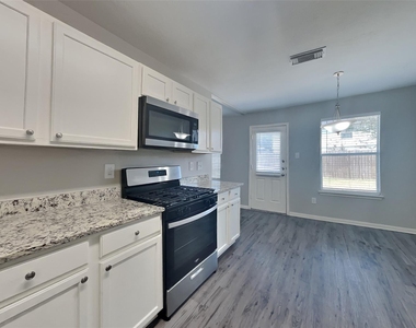 2519 Fox Water Drive - Photo Thumbnail 3
