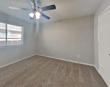 2519 Fox Water Drive - Photo Thumbnail 12