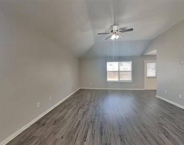 2519 Fox Water Drive - Photo Thumbnail 2