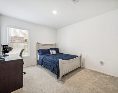 26810 Cenzontle Dr - Photo Thumbnail 14