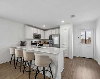 26810 Cenzontle Dr - Photo Thumbnail 10