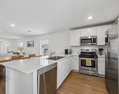 26810 Cenzontle Dr - Photo Thumbnail 8