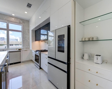 5702 Fairdale Ln - Photo Thumbnail 12