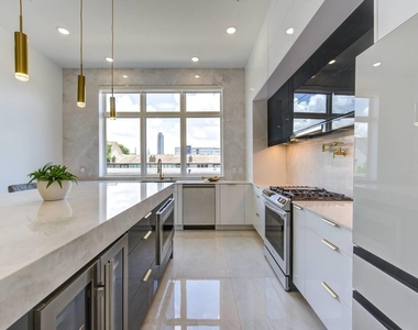5702 Fairdale Ln - Photo Thumbnail 11