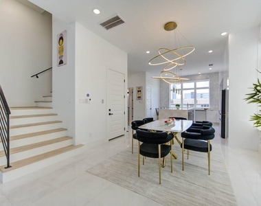 5702 Fairdale Ln - Photo Thumbnail 16