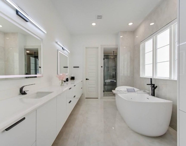 5702 Fairdale Ln - Photo Thumbnail 26