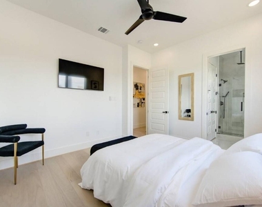 5702 Fairdale Ln - Photo Thumbnail 30