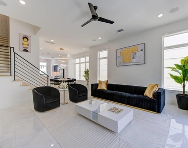 5702 Fairdale Ln - Photo Thumbnail 20
