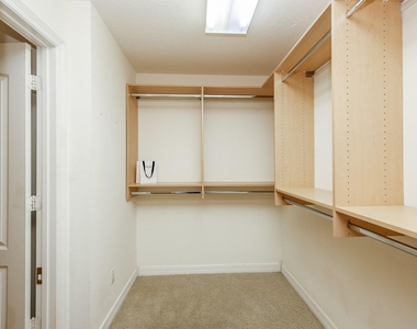 2814 Keagan Falls Drive - Photo Thumbnail 18