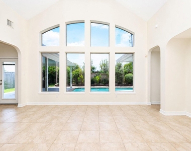 2814 Keagan Falls Drive - Photo Thumbnail 8