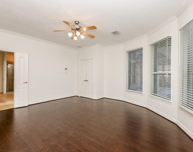 2814 Keagan Falls Drive - Photo Thumbnail 12
