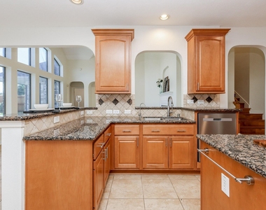 2814 Keagan Falls Drive - Photo Thumbnail 7
