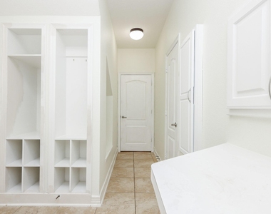 2814 Keagan Falls Drive - Photo Thumbnail 31