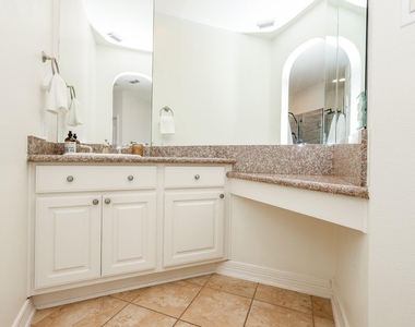 2814 Keagan Falls Drive - Photo Thumbnail 14