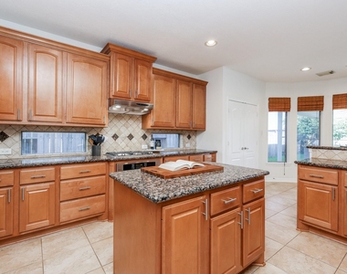 2814 Keagan Falls Drive - Photo Thumbnail 6