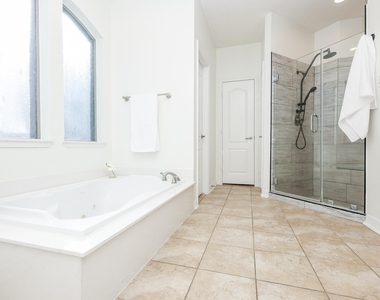 2814 Keagan Falls Drive - Photo Thumbnail 13