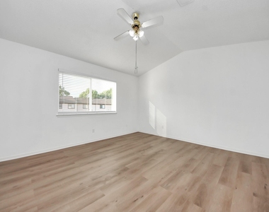 12500 Brookglade Circle - Photo Thumbnail 27