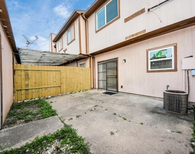 12500 Brookglade Circle - Photo Thumbnail 32
