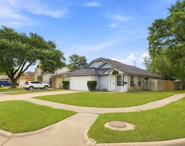 19459 Cypress Arbor Drive Drive - Photo Thumbnail 2