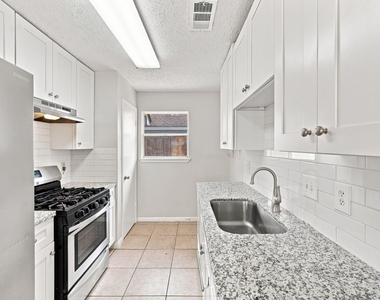 19459 Cypress Arbor Drive Drive - Photo Thumbnail 14