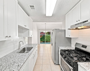 19459 Cypress Arbor Drive Drive - Photo Thumbnail 12