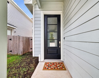 2206 Via Cami Lane - Photo Thumbnail 4