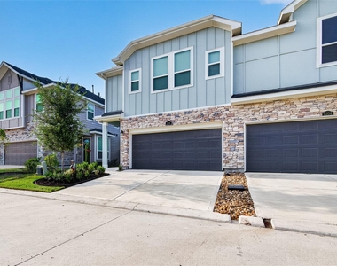 2206 Via Cami Lane - Photo Thumbnail 3