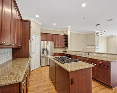 1804 Tuam Street - Photo Thumbnail 5