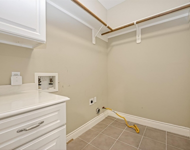 1804 Tuam Street - Photo Thumbnail 14