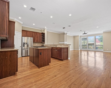 1804 Tuam Street - Photo Thumbnail 3