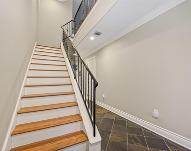 1804 Tuam Street - Photo Thumbnail 6