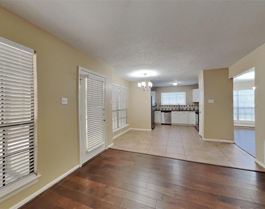 151 E Pathfinders Circle - Photo Thumbnail 1