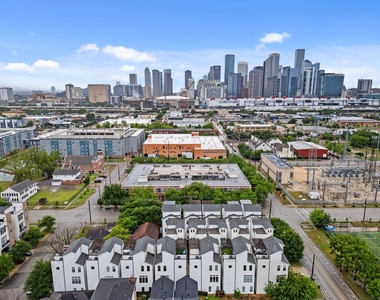 1312 Live Oak Street - Photo Thumbnail 18