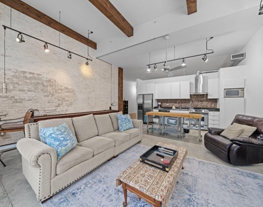 1312 Live Oak Street - Photo Thumbnail 4