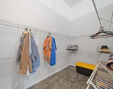 1312 Live Oak Street - Photo Thumbnail 15