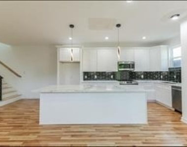 7330 Krueger Road - Photo Thumbnail 6