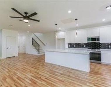 7330 Krueger Road - Photo Thumbnail 9