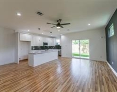 7330 Krueger Road - Photo Thumbnail 5