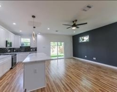 7330 Krueger Road - Photo Thumbnail 4