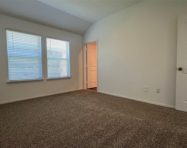 5434 Desert Glen Drive - Photo Thumbnail 7